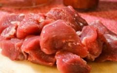 Кулинарные рецепты и фоторецепты Свинина тушеная с луком и томатной пастой